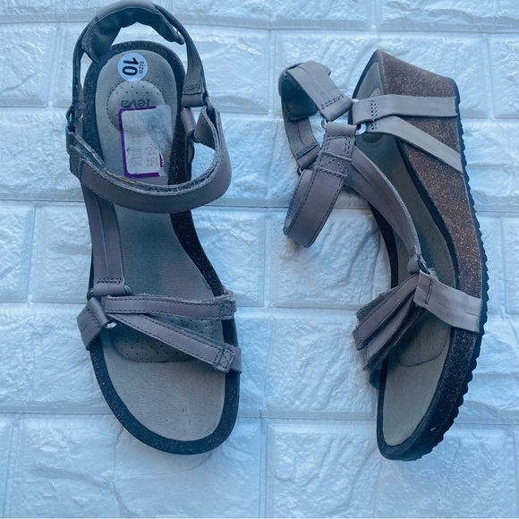Teva Taupe Leather Wedge Sandals 10 - Picture 1 of 9